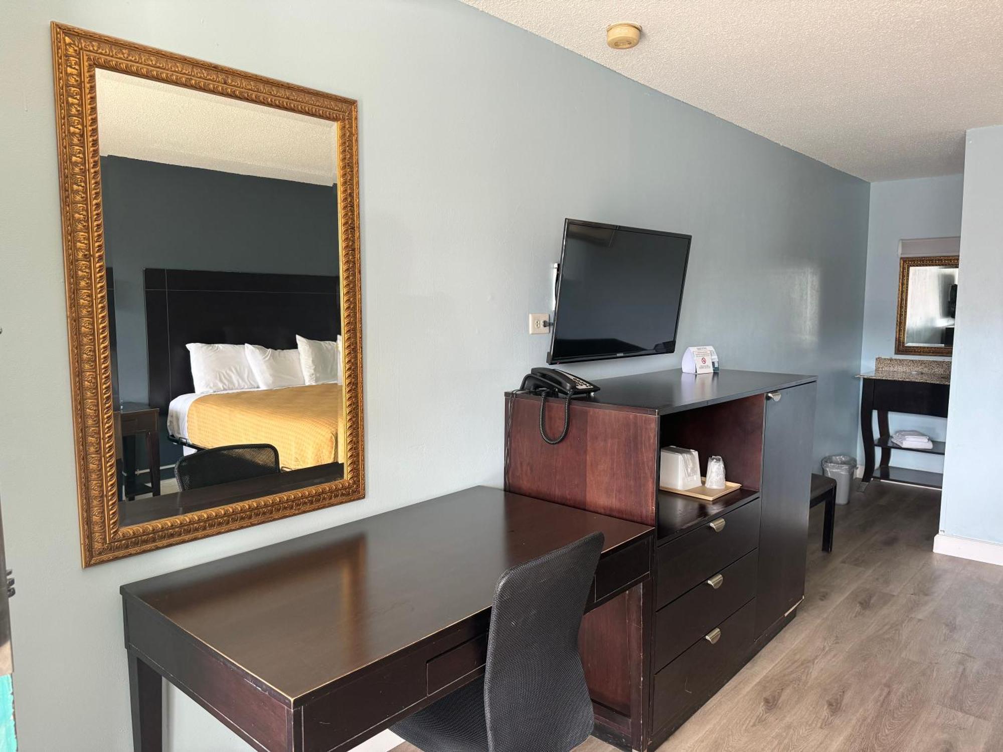 Red Carpet Inn & Suites - Danville Eksteriør billede