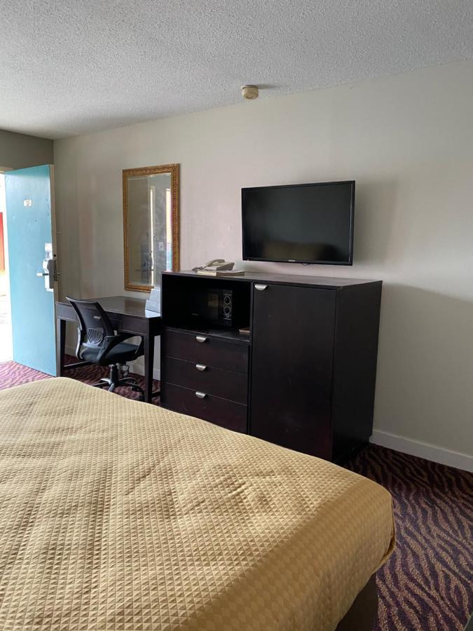 Red Carpet Inn & Suites - Danville Eksteriør billede